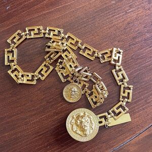 Vintage Gold Tone Metal Adjustable Chain Belt Greek Key Lion Heads Medallion